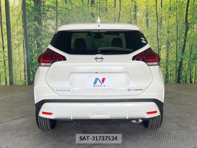 Nissan KICKS 2021-05 7220424-14
