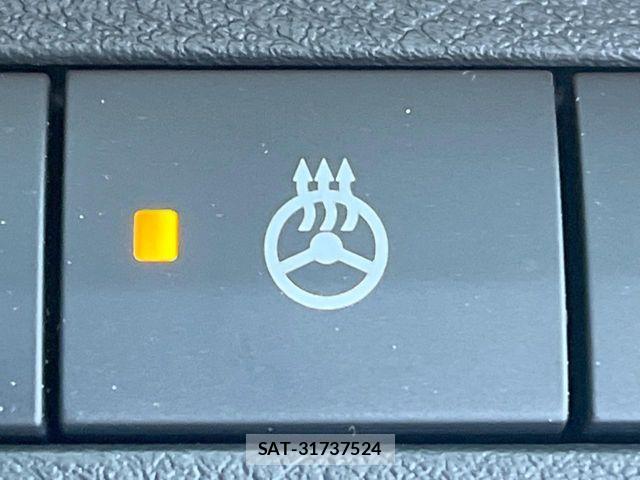 Nissan KICKS 2021-05 7220424-6