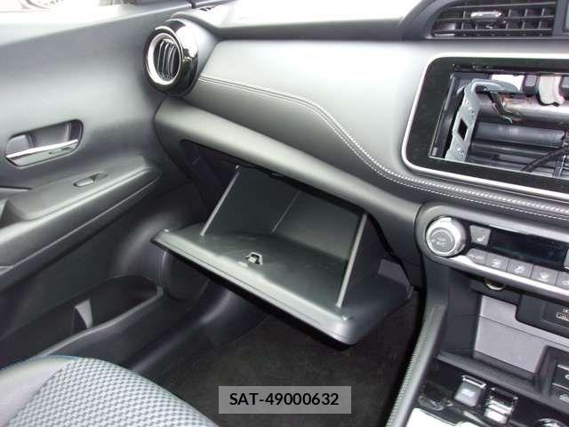 Nissan KICKS 2025-10 7220443-11