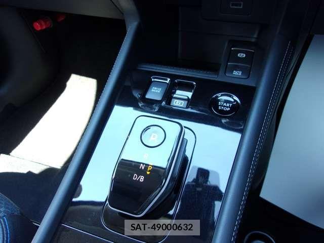 Nissan KICKS 2025-10 7220443-7
