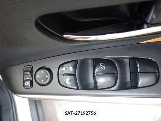 Nissan KICKS 2021-06 7220429-18