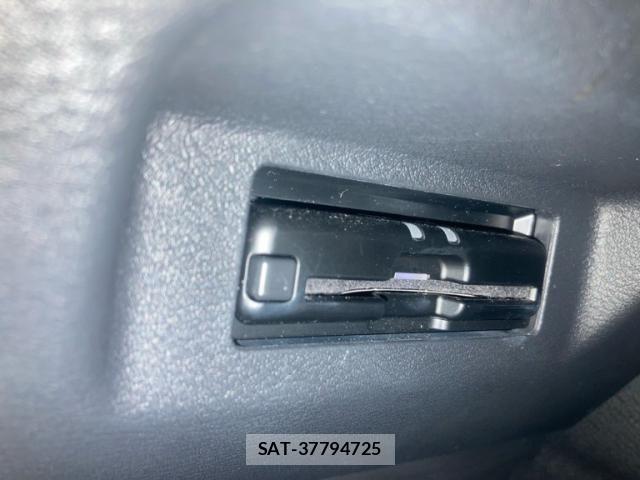 Nissan KICKS 2023-11 7220442-15