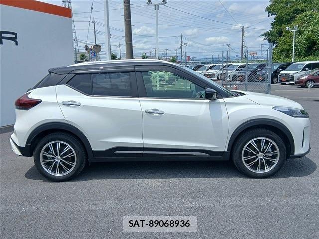 Nissan KICKS 2023-11 7220441-8