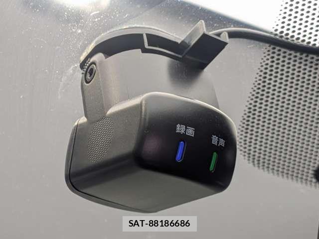 Nissan KICKS 2023-12 7272138-13