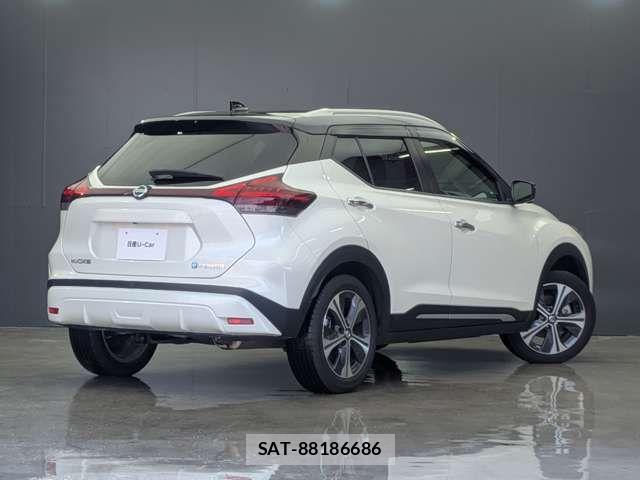 Nissan KICKS 2023-12 7272138-1