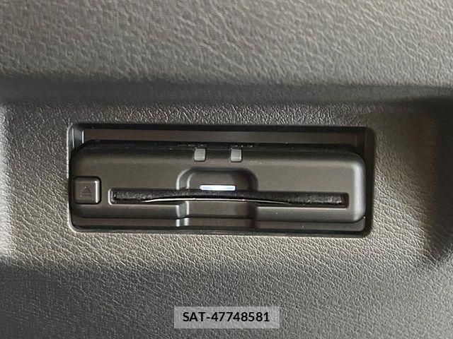 Nissan KICKS 2021-04 7272139-5