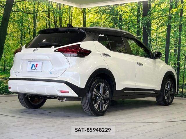 Nissan KICKS 2022-05 7272136-16