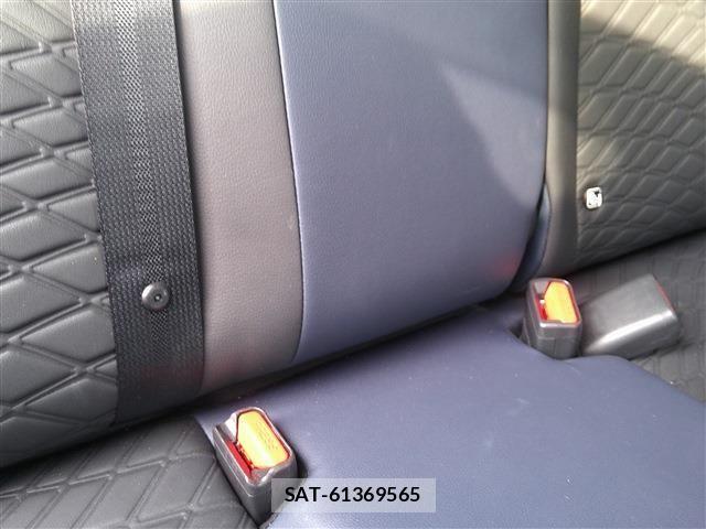 Nissan KICKS 2021-05 7327779-19