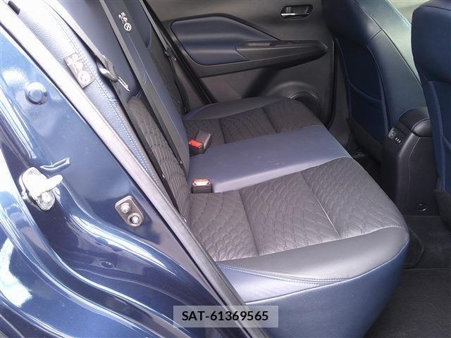 Nissan KICKS 2021-05 7327779-4