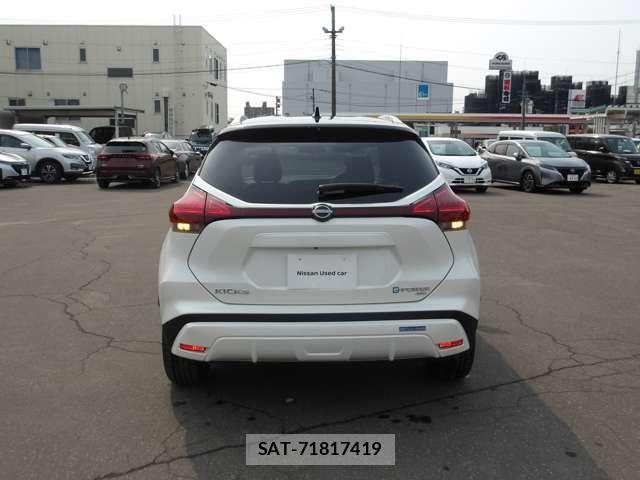 Nissan KICKS 2025-10 7327772-4