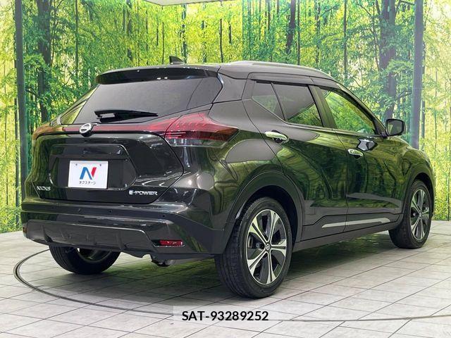 Nissan KICKS 2023-06 7327775-16