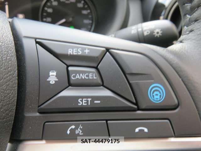 Nissan KICKS 2025-10 7327773-9