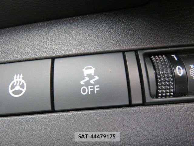Nissan KICKS 2025-10 7327773-12