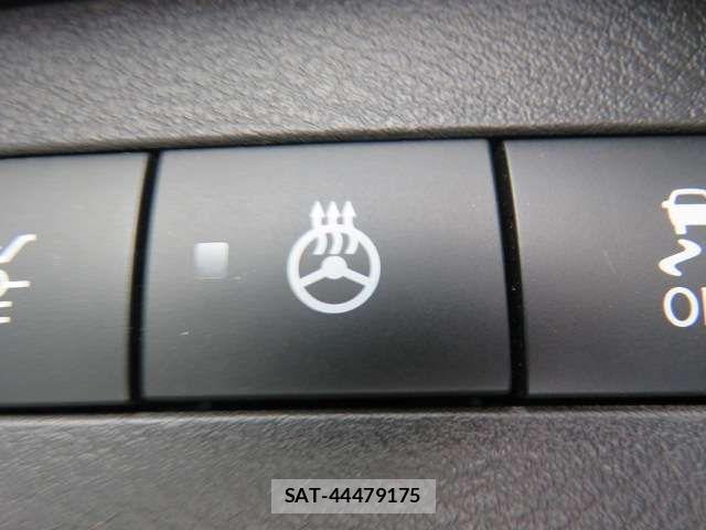 Nissan KICKS 2025-10 7327773-13