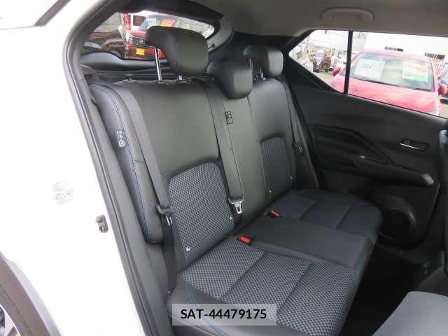 Nissan KICKS 2025-10 7327773-19