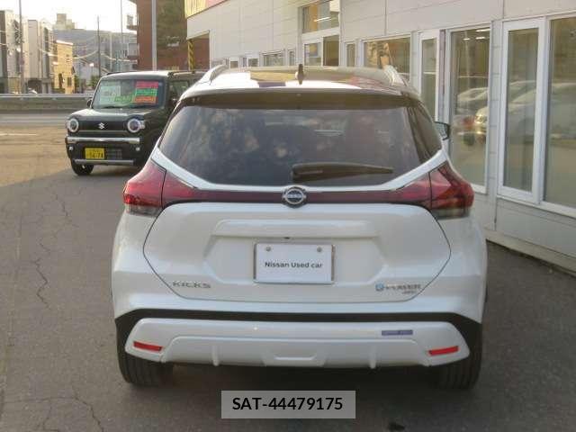 Nissan KICKS 2025-10 7327773-25