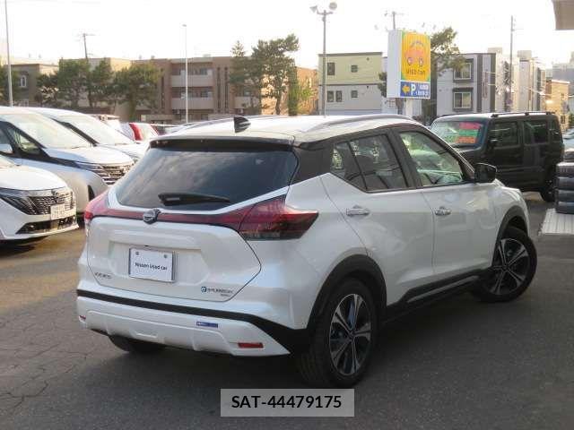 Nissan KICKS 2025-10 7327773-2
