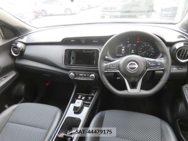 Nissan KICKS 2025-10 7327773-3