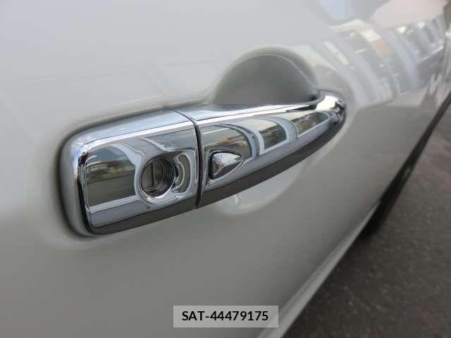 Nissan KICKS 2025-10 7327773-5