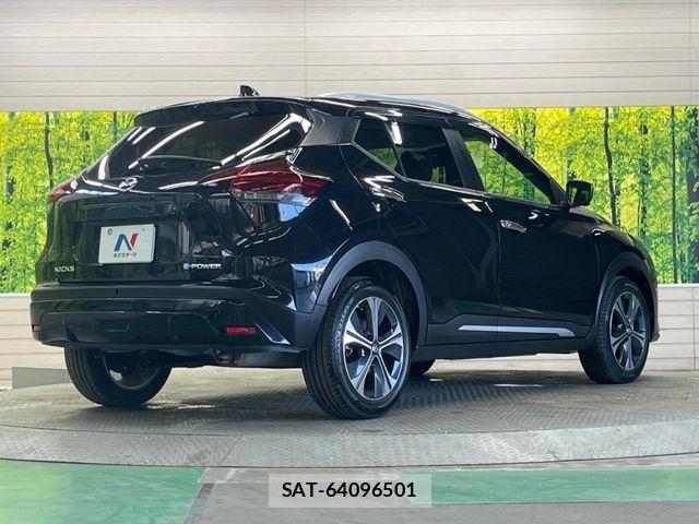 Nissan KICKS 2021-12 7327782-16