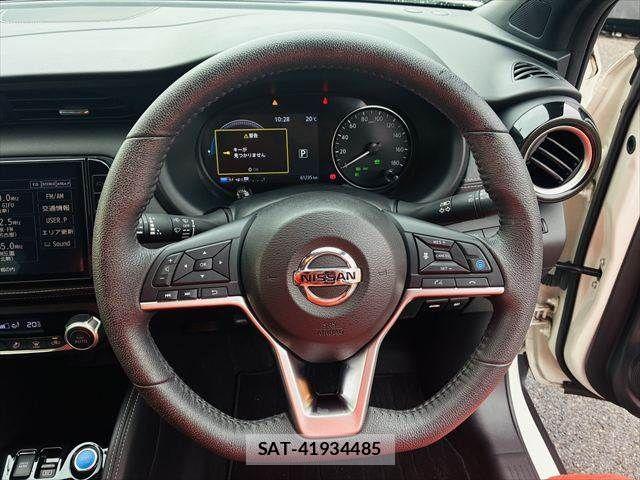 Nissan KICKS 2021-08 7327788-9