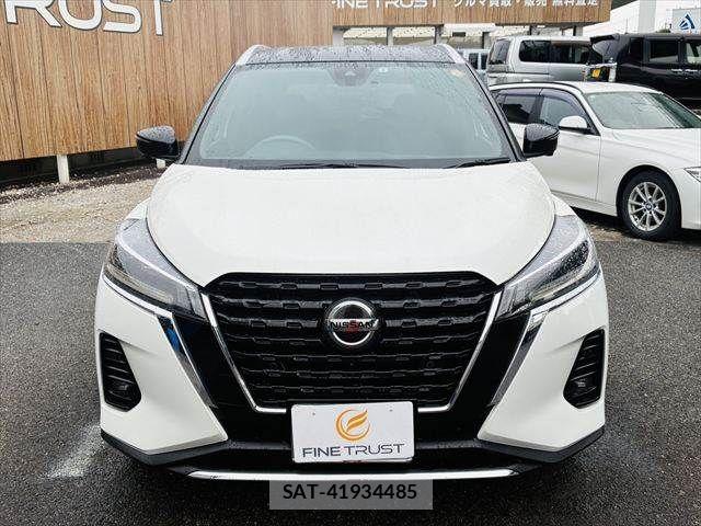 Nissan KICKS 2021-08 7327788-13