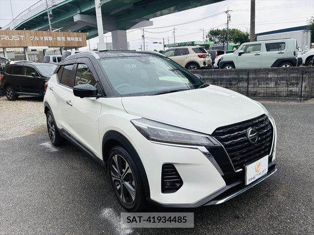 Nissan KICKS 2021-08 7327788-14