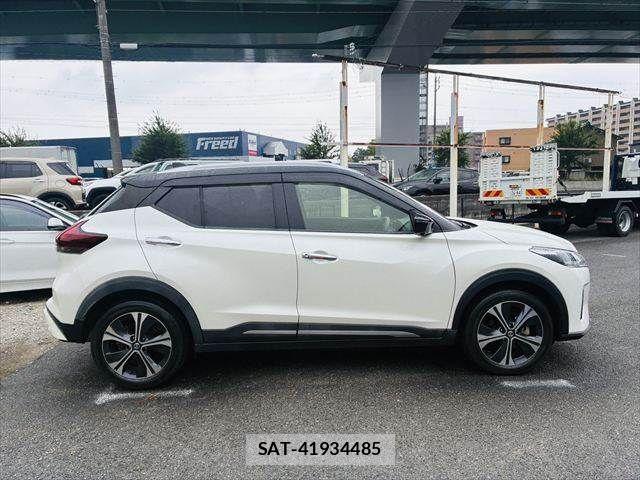 Nissan KICKS 2021-08 7327788-15