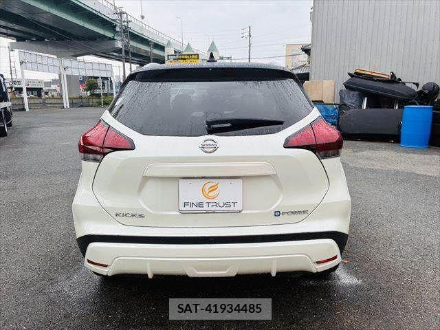 Nissan KICKS 2021-08 7327788-17