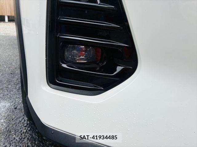 Nissan KICKS 2021-08 7327788-23