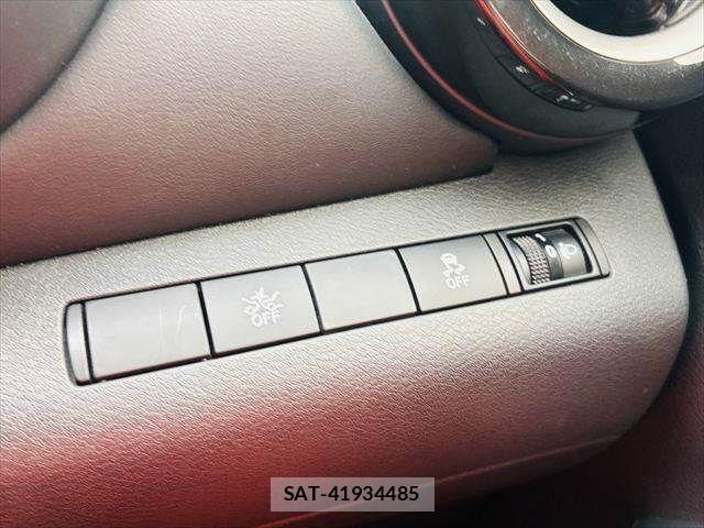 Nissan KICKS 2021-08 7327788-6