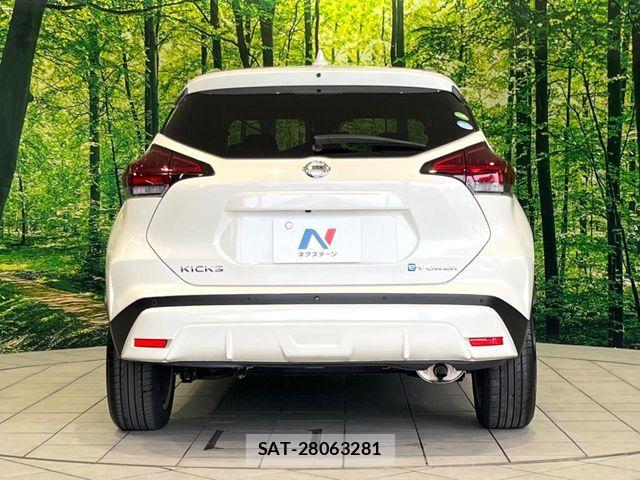 Nissan KICKS 2020-11 7358310-14