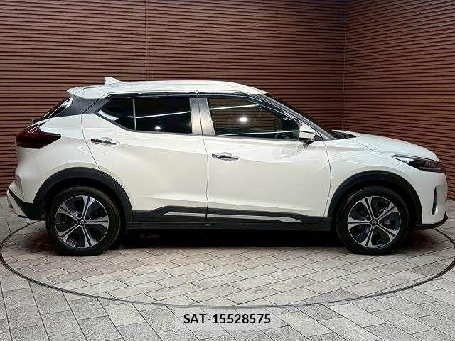 Nissan KICKS 2022-05 7358312-17