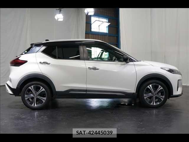 Nissan KICKS 2021-06 7455195-15