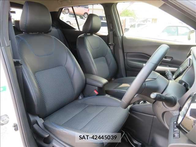 Nissan KICKS 2021-06 7455195-16