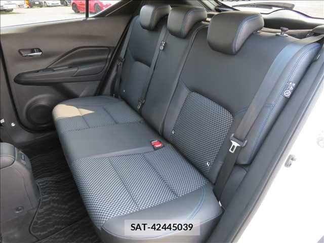 Nissan KICKS 2021-06 7455195-17