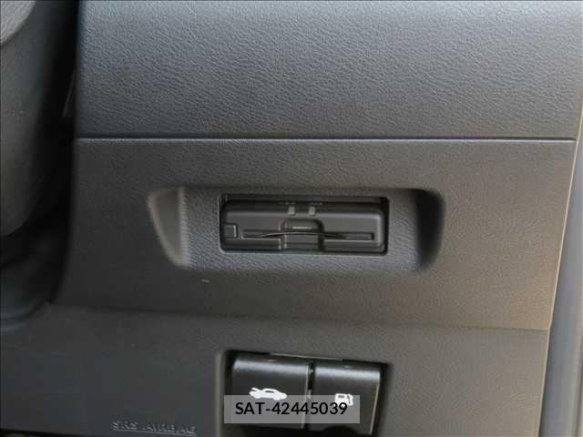 Nissan KICKS 2021-06 7455195-6