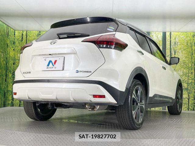 Nissan KICKS 2021-07 7455193-16