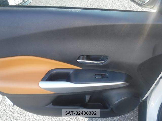 Nissan KICKS 2021-06 7508930-15