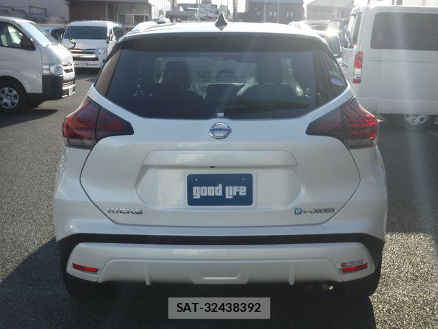 Nissan KICKS 2021-06 7508930-4