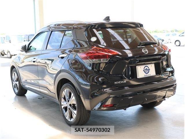Nissan KICKS 2022-04 7501113-26