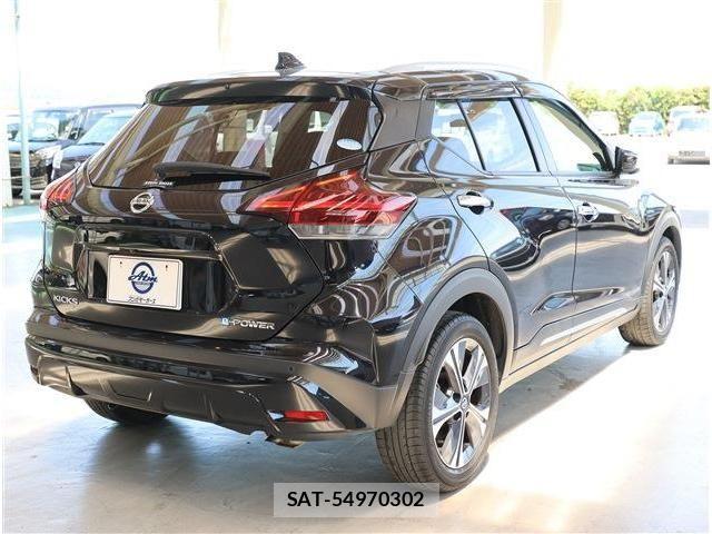 Nissan KICKS 2022-04 7501113-7