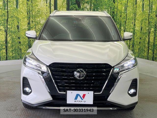 Nissan KICKS 2021-05 7501112-14