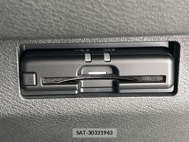 Nissan KICKS 2021-05 7501112-7