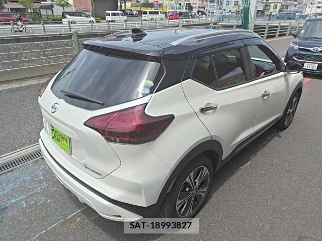 Nissan KICKS 2020-10 7501115-1