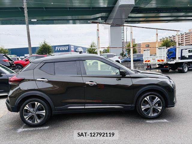 Nissan KICKS 2020-09 7501119-16