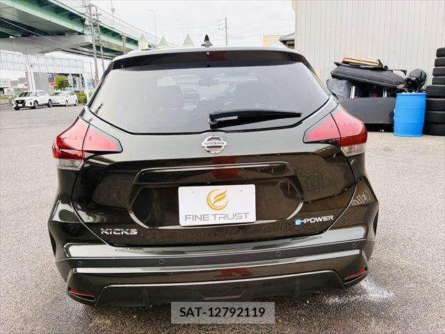Nissan KICKS 2020-09 7501119-18