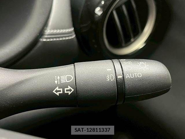 Nissan KICKS 2021-10 7501106-10