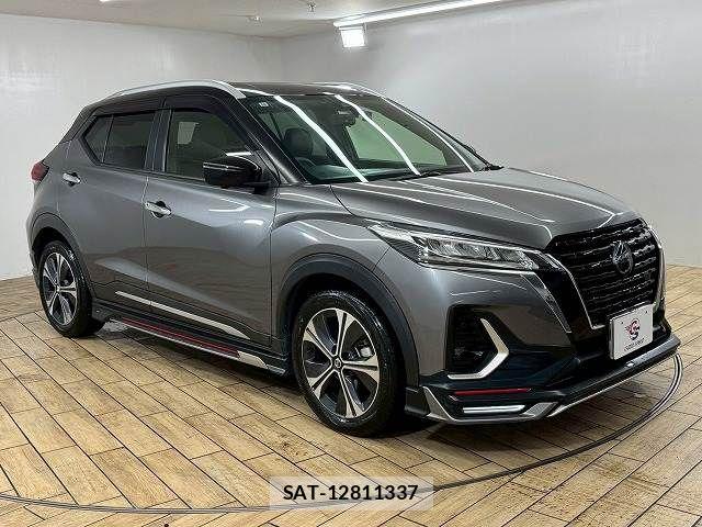 Nissan KICKS 2021-10 7501106-13