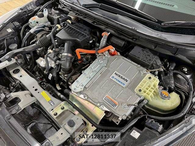 Nissan KICKS 2021-10 7501106-17